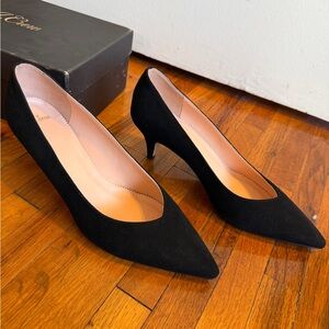 Classic Black Suede Pointed-Toe Kitten Pumps